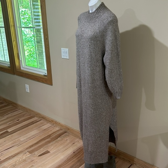 Mockneck Side Slit Midi Dress - Picture 2 of 8